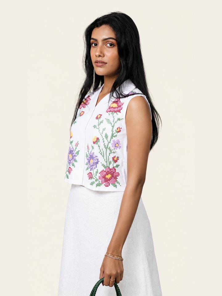 White Floral Embroidery Sleeveless Top-03